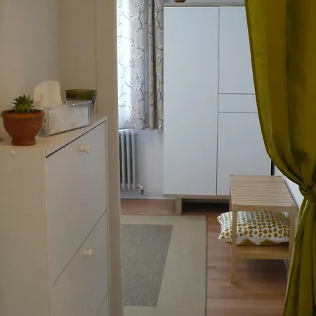 Evadie Apartment Die